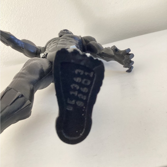 Hasbro Black Panther Action Figure - Picture 7 of 8